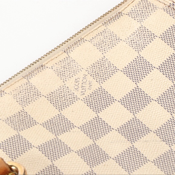 Louis Vuitton Totally MM in Damier Azur Canvas and Vachetta leather. - Picture 7 of 11